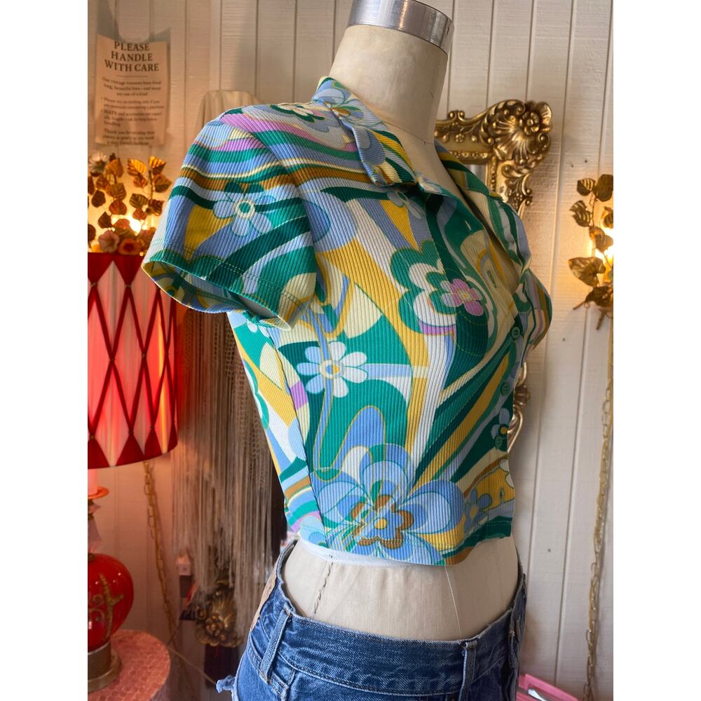 vintage y2k retro crop top, psychedelic swirl, fitted belly shirt, mod hippie s - Picture 3 of 6